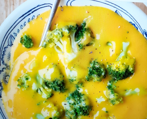 6.recet foto krémová polévka s brokolicí.jpg